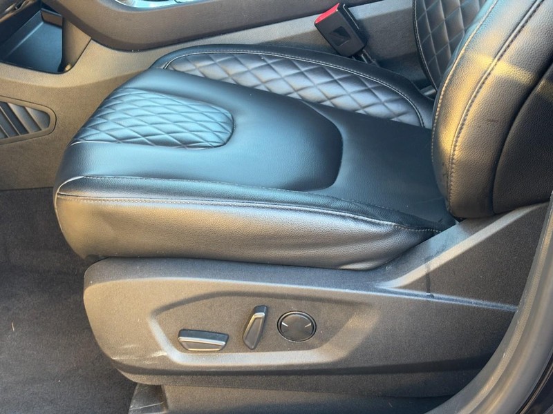 Ford Edge Vehicle Full-screen Gallery Image 25