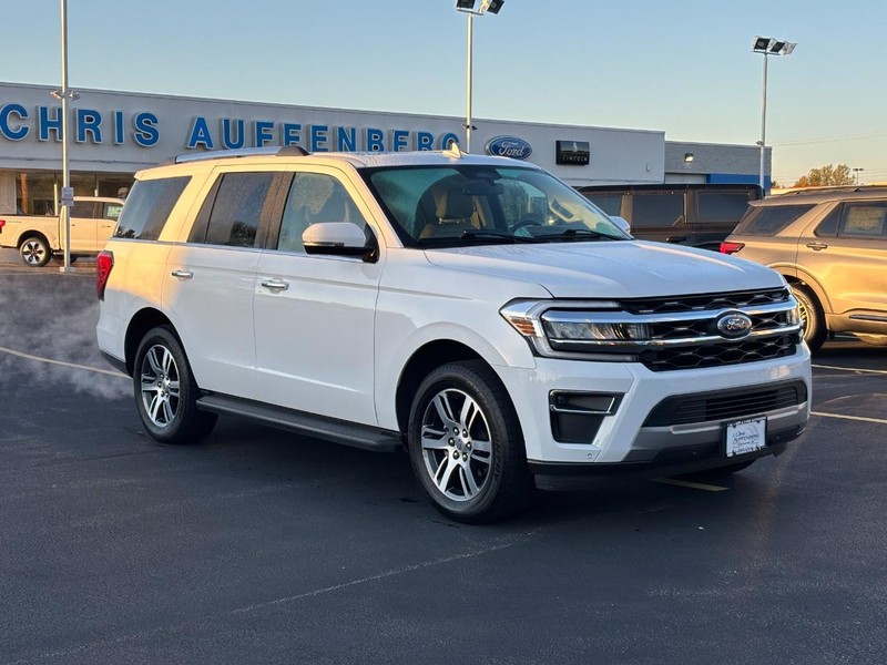 Ford Expedition Vehicle Full-screen Gallery Image 02