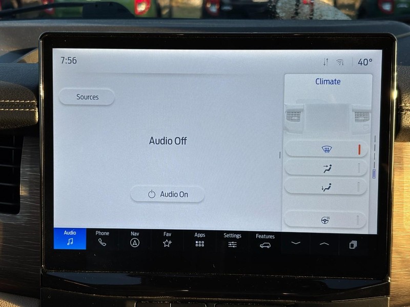 Ford Expedition Vehicle Full-screen Gallery Image 14