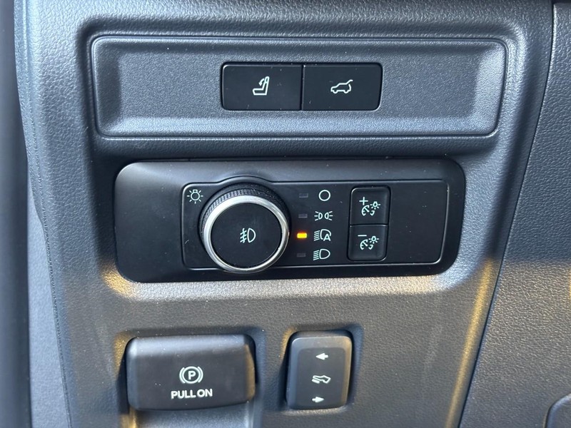 Ford Expedition Vehicle Full-screen Gallery Image 17