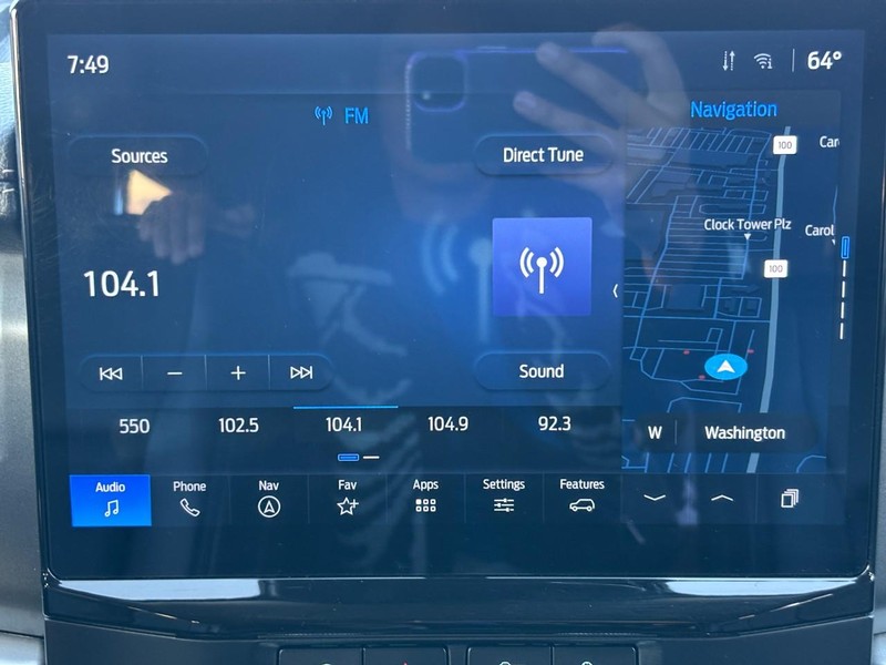 Ford Expedition Max Vehicle Full-screen Gallery Image 14