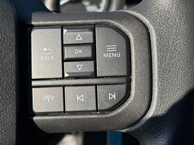 Ford Super Duty F-250 SRW Vehicle Full-screen Gallery Image 18