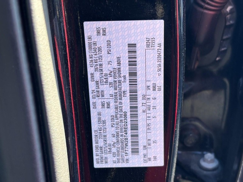 Ford Super Duty F-250 SRW Vehicle Full-screen Gallery Image 26