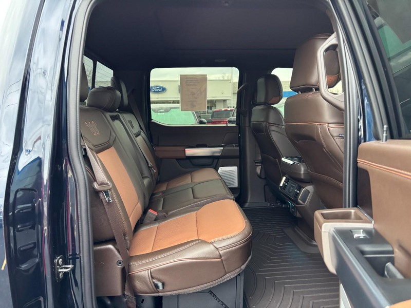 Ford F-150 Vehicle Full-screen Gallery Image 10