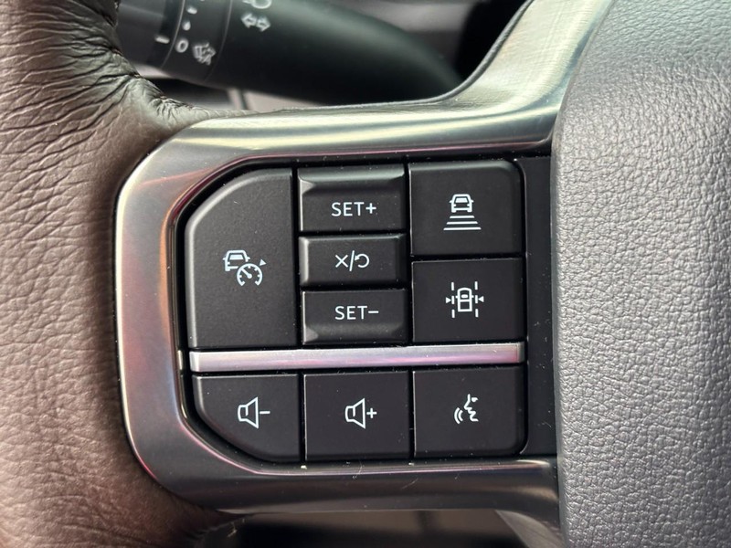 Ford F-150 Vehicle Full-screen Gallery Image 17