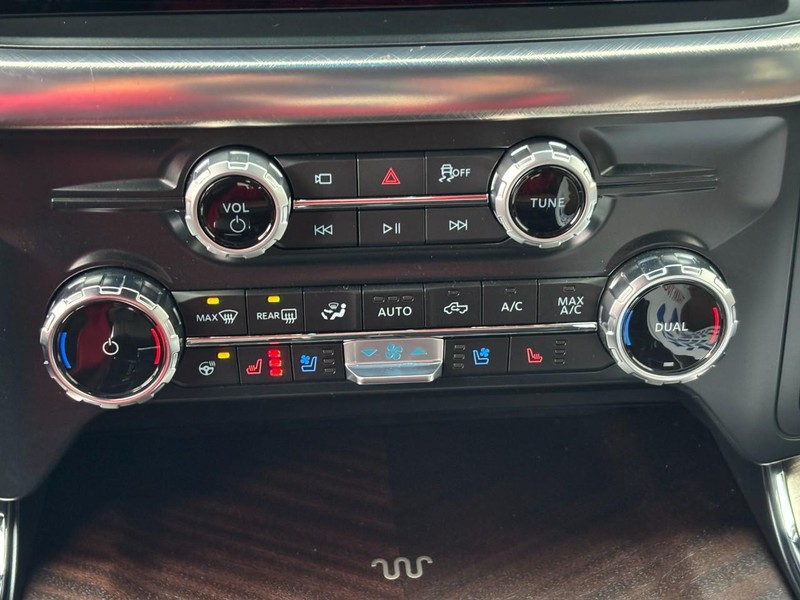 Ford F-150 Vehicle Full-screen Gallery Image 23