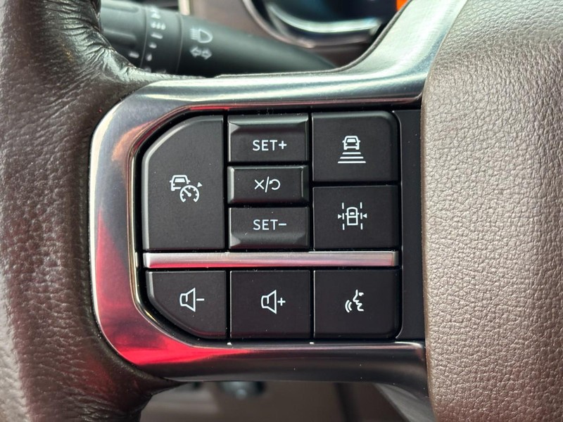 Ford F-150 Vehicle Full-screen Gallery Image 16