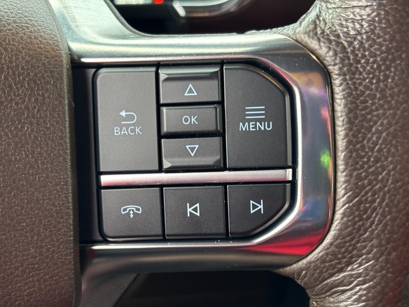 Ford F-150 Vehicle Full-screen Gallery Image 17