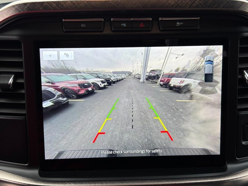 Ford F-150 Vehicle Full-screen Gallery Image 20