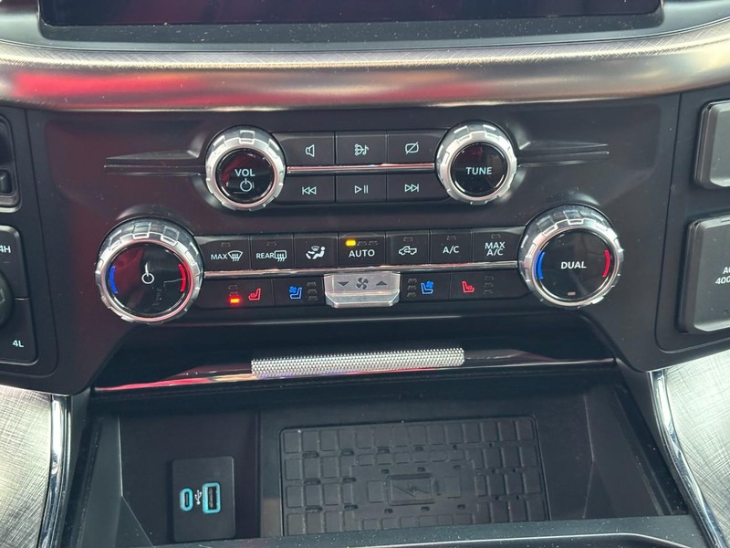 Ford F-150 Vehicle Full-screen Gallery Image 22