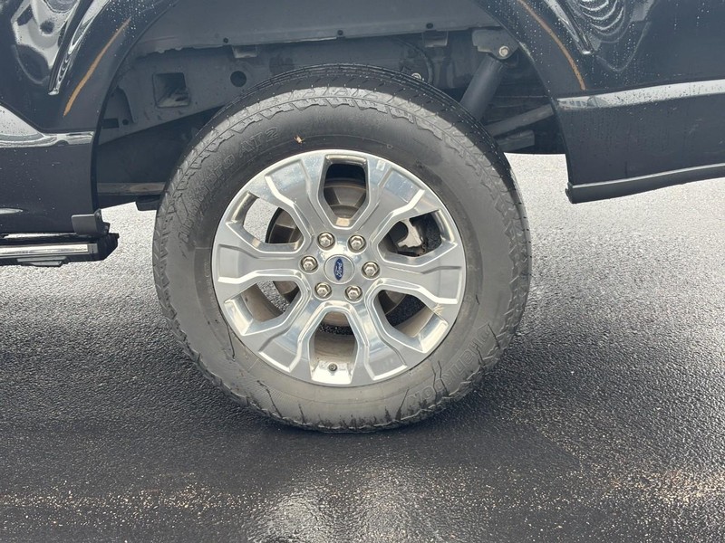 Ford F-150 Vehicle Full-screen Gallery Image 07