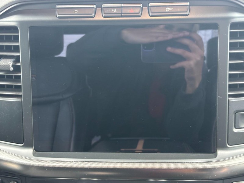 Ford F-150 Vehicle Full-screen Gallery Image 13