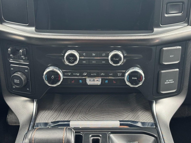 Ford F-150 Vehicle Full-screen Gallery Image 14