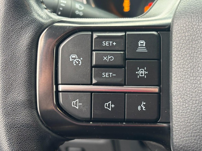 Ford F-150 Vehicle Full-screen Gallery Image 17