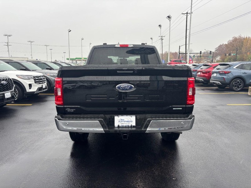 Ford F-150 Vehicle Full-screen Gallery Image 04