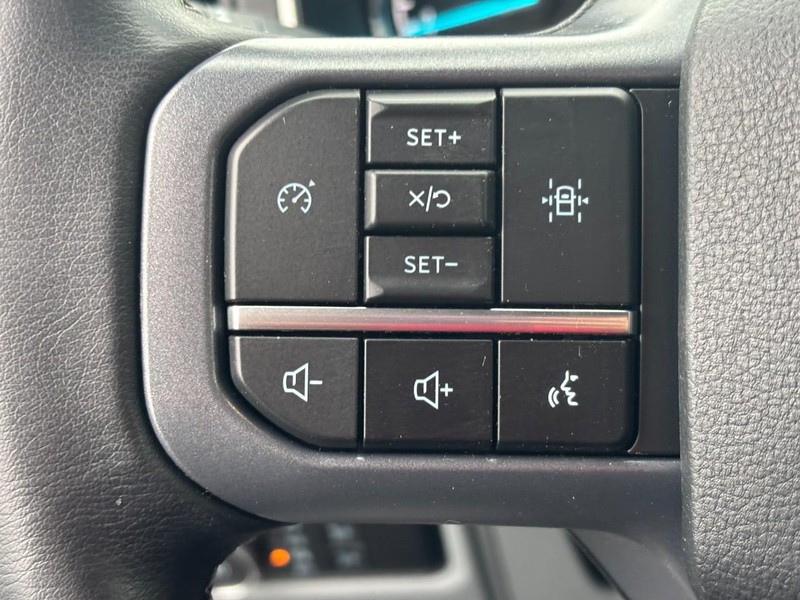 Ford F-150 Vehicle Full-screen Gallery Image 16