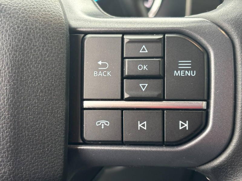 Ford F-150 Vehicle Full-screen Gallery Image 17