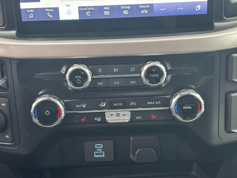 Ford F-150 Vehicle Full-screen Gallery Image 22