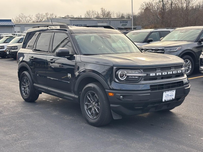 Ford Bronco Sport Vehicle Full-screen Gallery Image 02