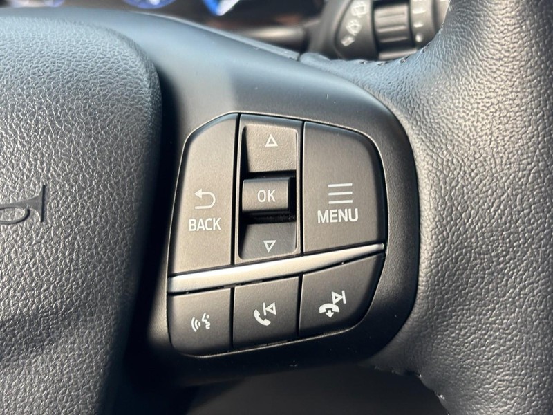 Ford Bronco Sport Vehicle Full-screen Gallery Image 18