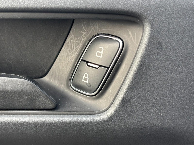 Ford Bronco Sport Vehicle Full-screen Gallery Image 24