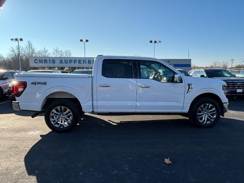 Ford F-150 Vehicle Full-screen Gallery Image 01