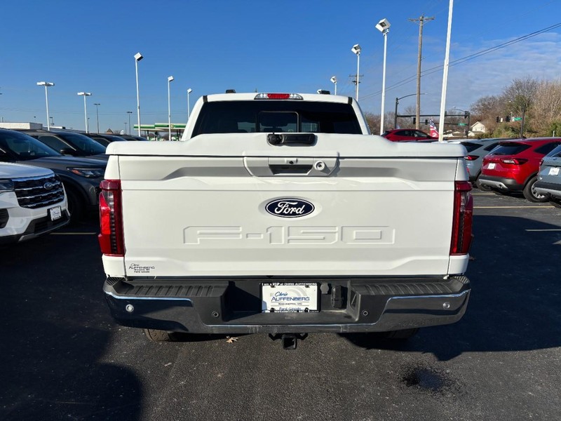 Ford F-150 Vehicle Full-screen Gallery Image 04