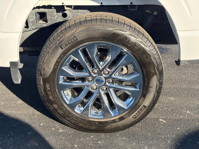 Ford F-150 Vehicle Full-screen Gallery Image 06