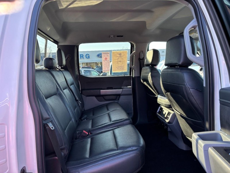 Ford F-150 Vehicle Full-screen Gallery Image 09