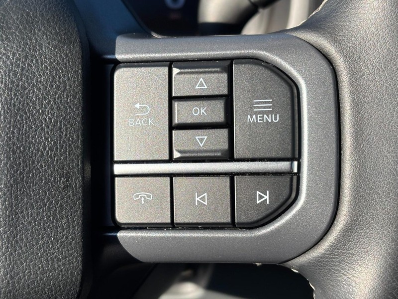 Ford F-150 Vehicle Full-screen Gallery Image 17