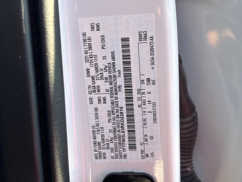 Ford F-150 Vehicle Full-screen Gallery Image 26