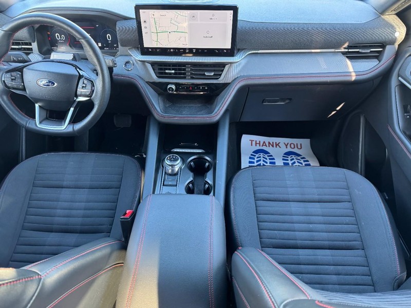 Ford Explorer Vehicle Full-screen Gallery Image 09