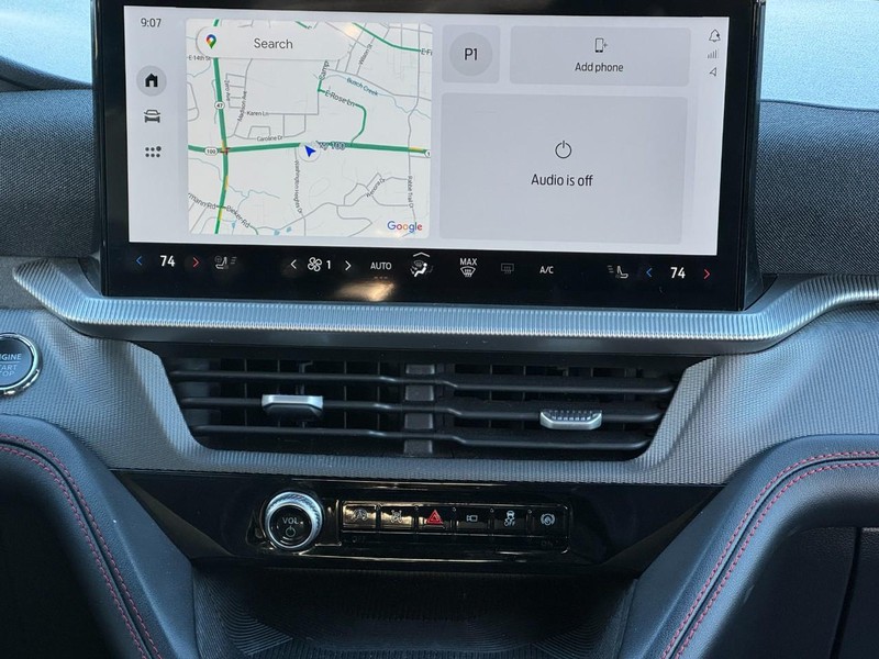 Ford Explorer Vehicle Full-screen Gallery Image 11