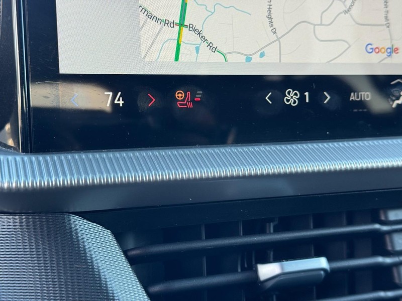 Ford Explorer Vehicle Full-screen Gallery Image 21