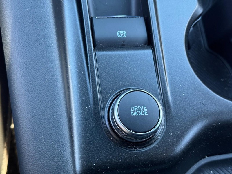 Ford Explorer Vehicle Full-screen Gallery Image 22