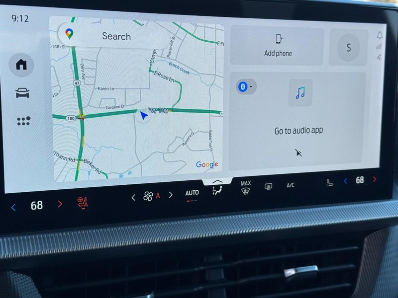 Ford Explorer Vehicle Full-screen Gallery Image 21