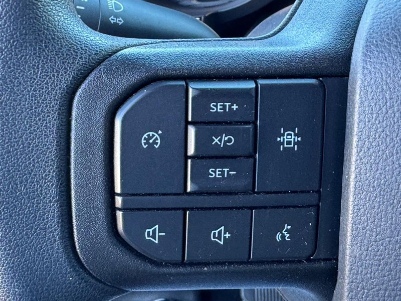 Ford F-150 Vehicle Full-screen Gallery Image 18