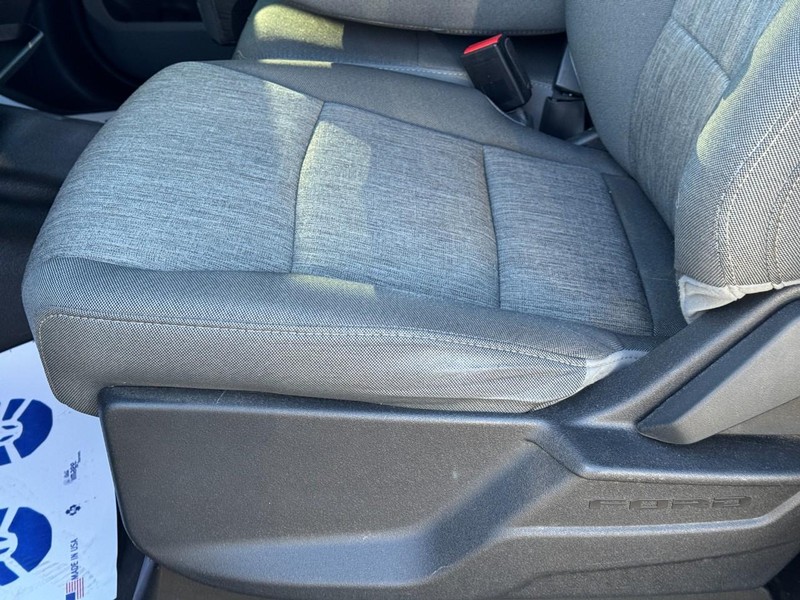 Ford F-150 Vehicle Full-screen Gallery Image 25