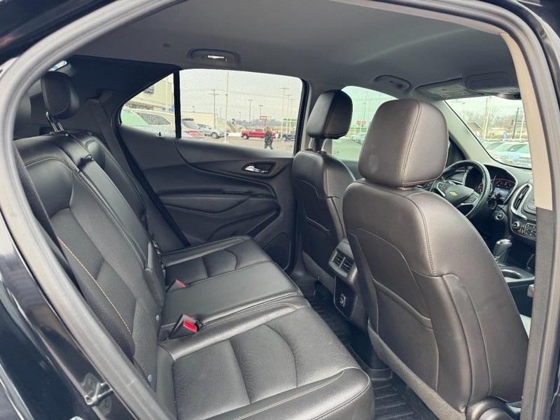 Chevrolet Equinox Vehicle Full-screen Gallery Image 10