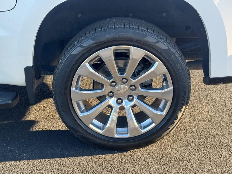 Chevrolet Silverado 1500 LTD Vehicle Full-screen Gallery Image 07