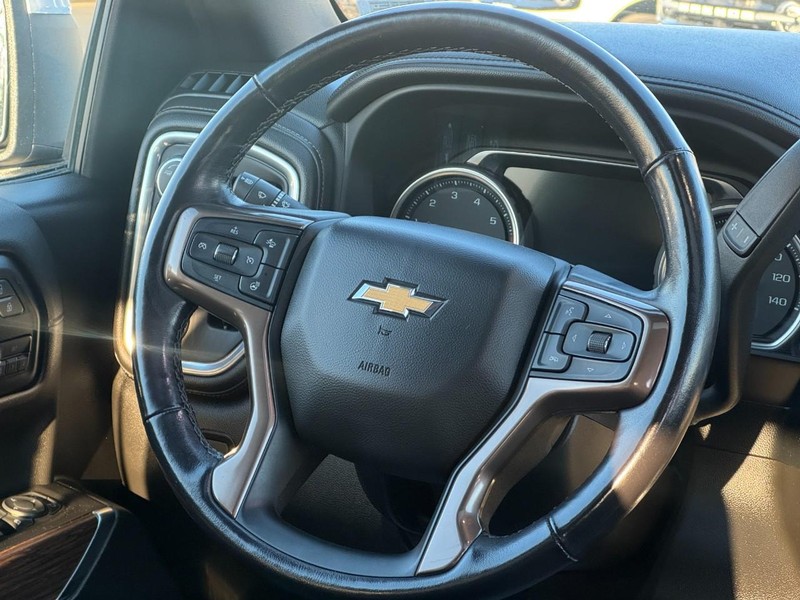 Chevrolet Silverado 1500 LTD Vehicle Full-screen Gallery Image 12