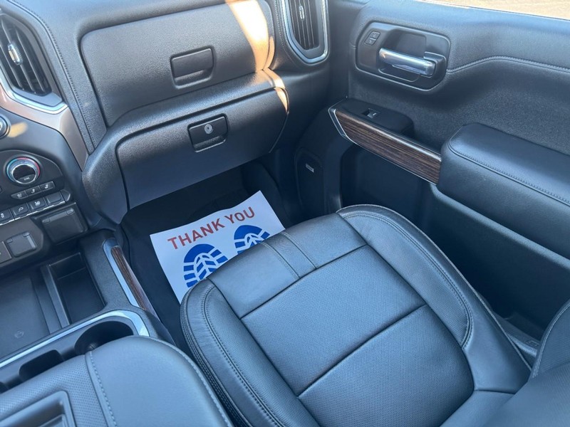 Chevrolet Silverado 1500 LTD Vehicle Full-screen Gallery Image 15