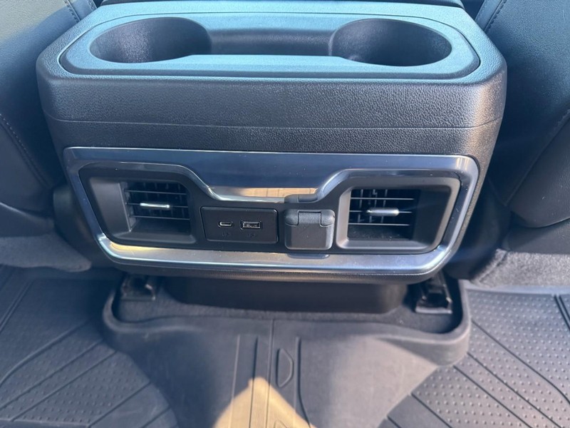 Chevrolet Silverado 1500 LTD Vehicle Full-screen Gallery Image 16