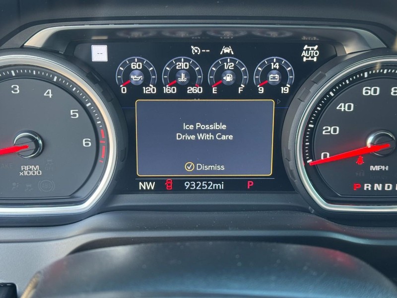 Chevrolet Silverado 1500 LTD Vehicle Full-screen Gallery Image 20