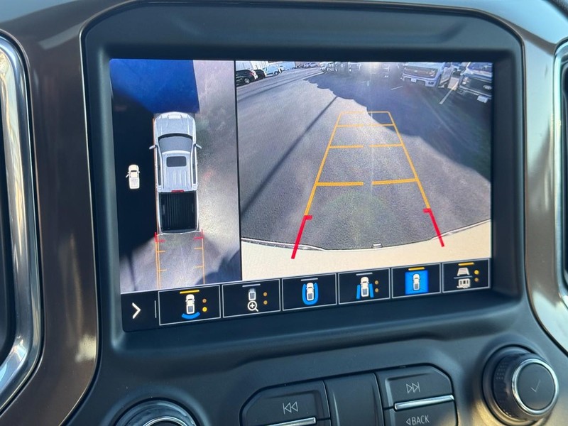 Chevrolet Silverado 1500 LTD Vehicle Full-screen Gallery Image 21