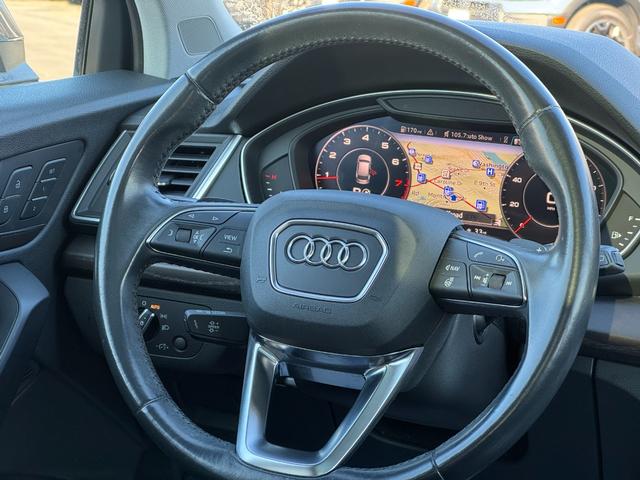 Audi Q5 Vehicle Full-screen Gallery Image 12