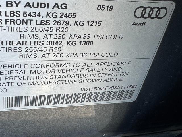 Audi Q5 Vehicle Full-screen Gallery Image 28