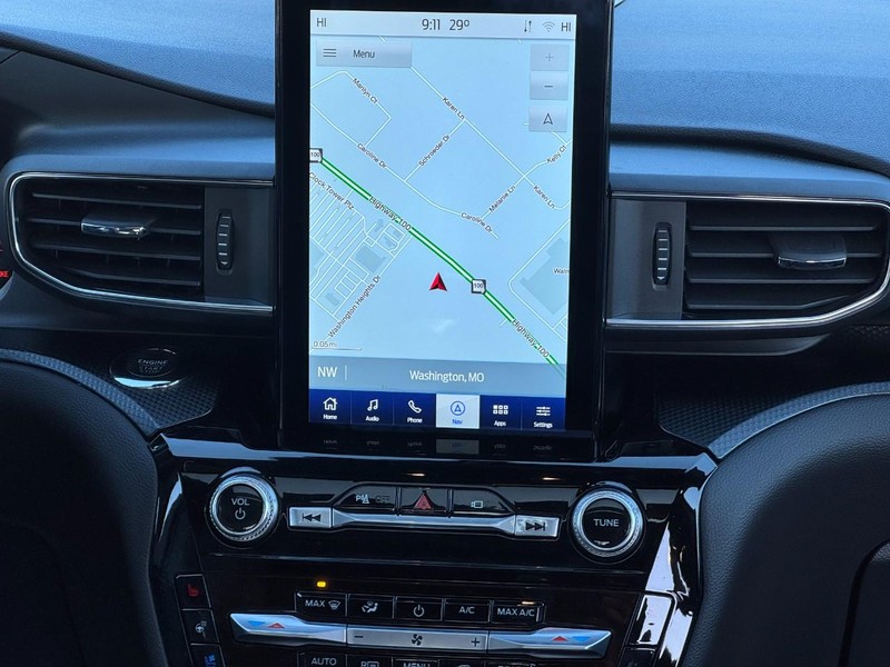 Ford Explorer Vehicle Full-screen Gallery Image 14