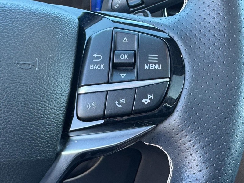 Ford Explorer Vehicle Full-screen Gallery Image 20