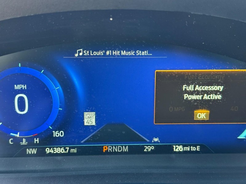 Ford Explorer Vehicle Full-screen Gallery Image 21